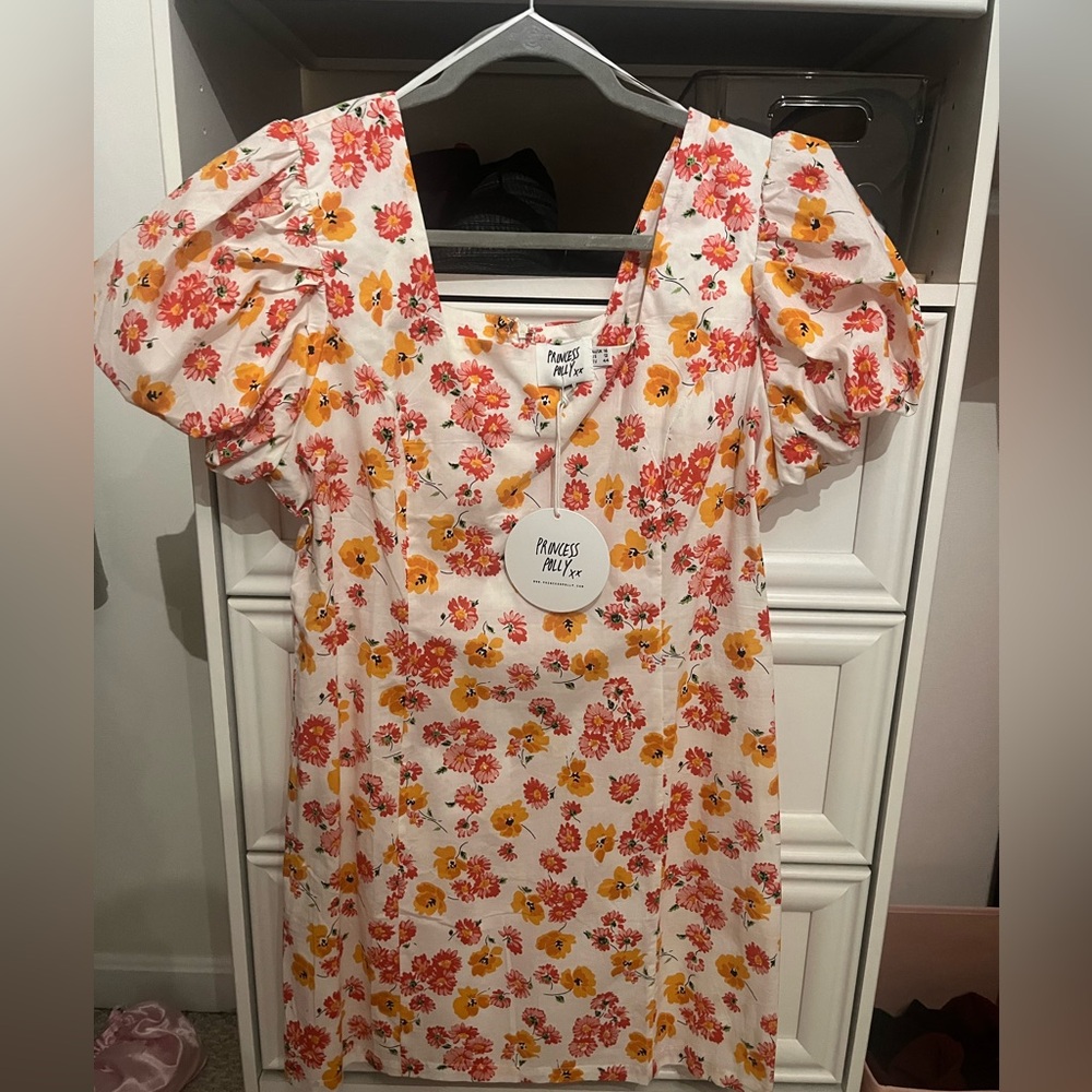 NWT!! Bright Floral Puffy Sleeve Dress